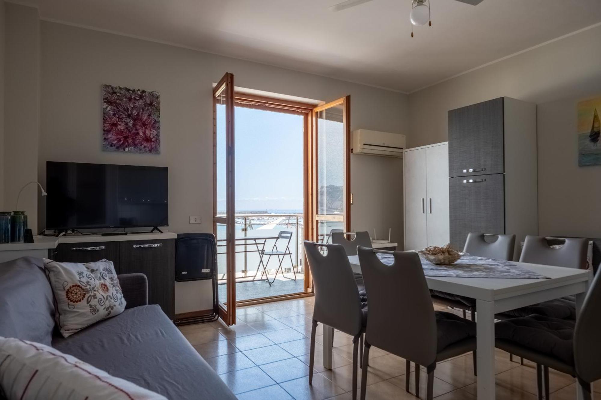 Apple House Apartment Giardini Naxos Bagian luar foto